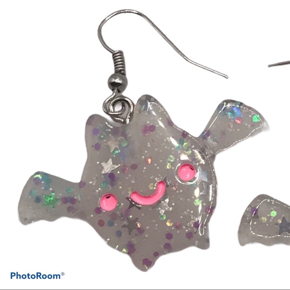 Kawaii Gothic Glitter Acrylic Bat Earrings goth - Picture 3 of 3